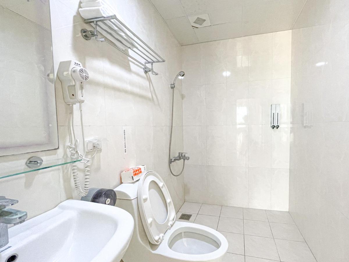 Sevilla Hostel Taitung Bagian luar foto