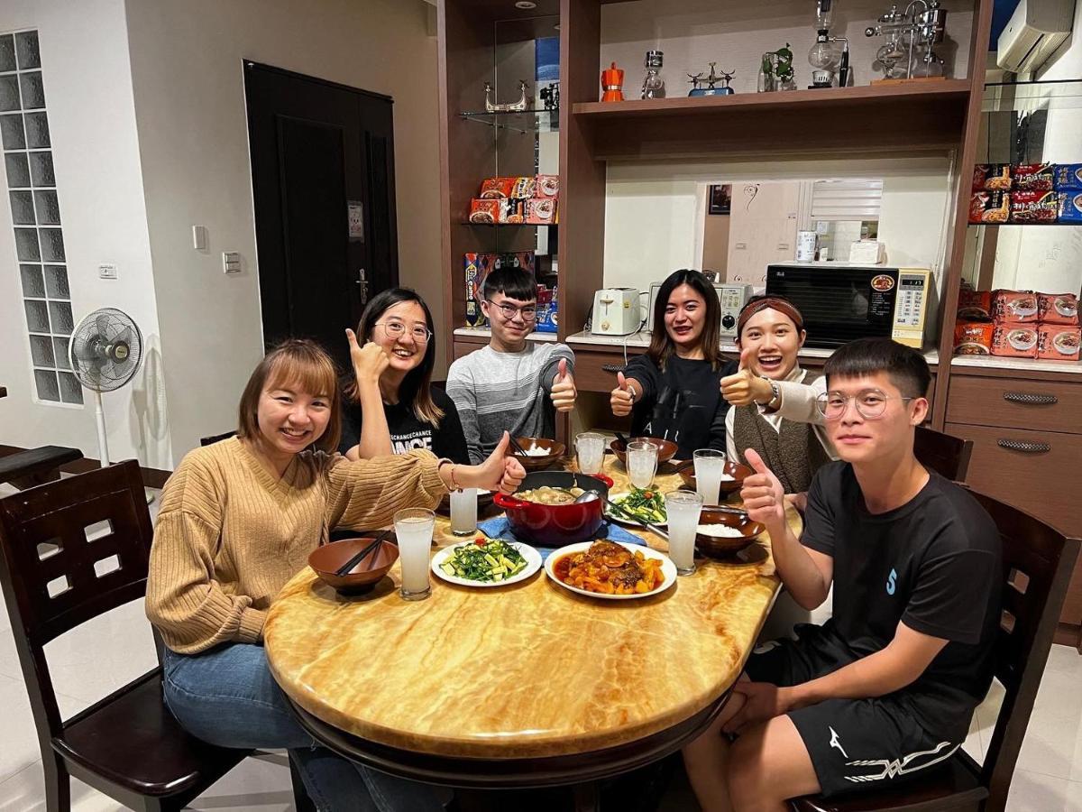 Sevilla Hostel Taitung Bagian luar foto