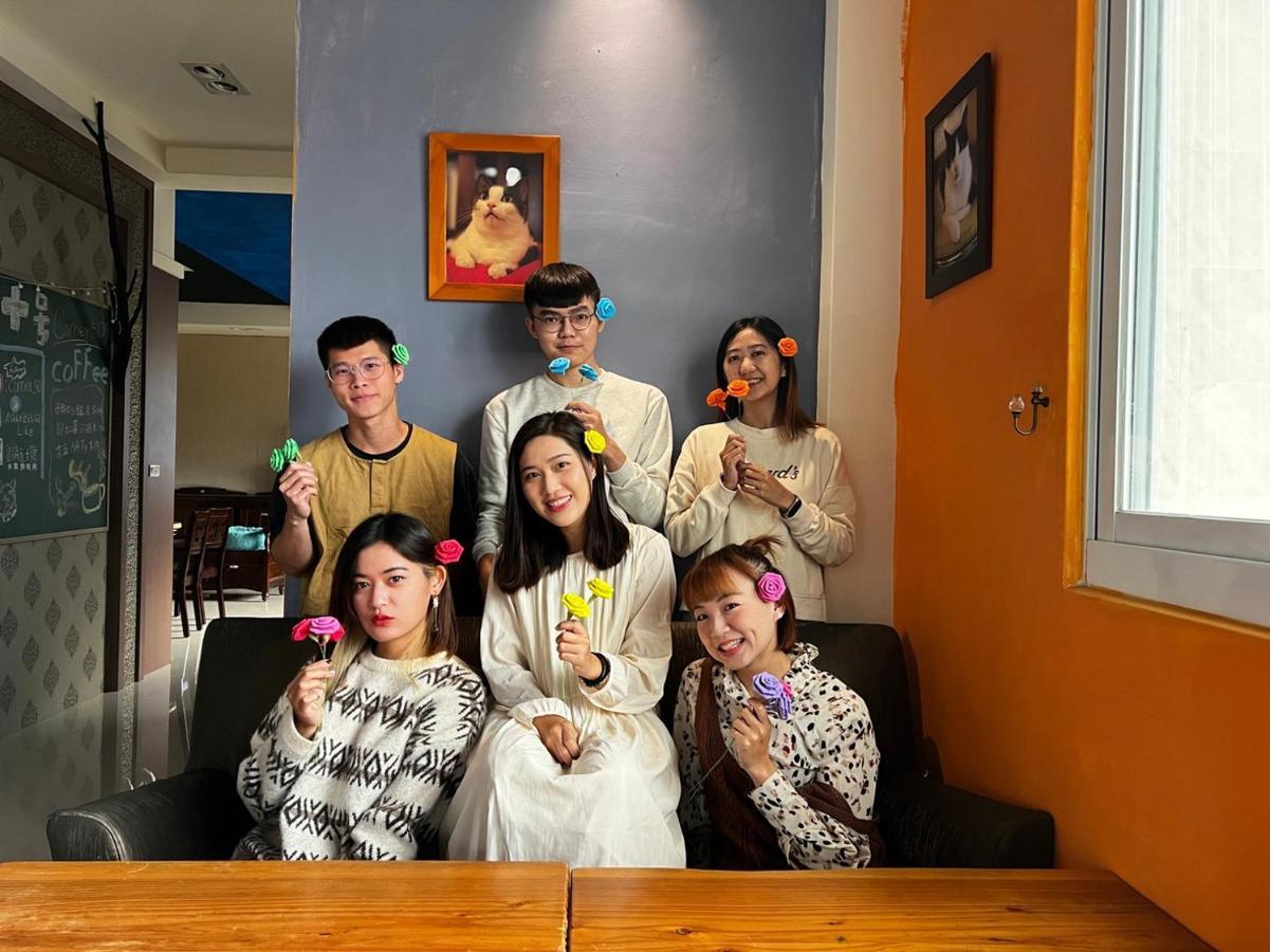 Sevilla Hostel Taitung Bagian luar foto